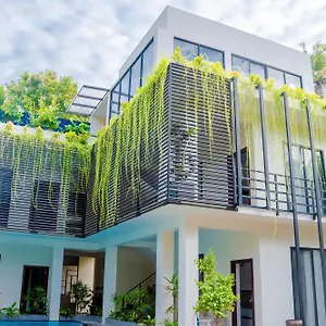Ceylanro Transit Negombo